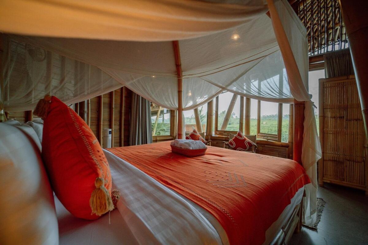 Cr Tris Casa De Bambu Villa Selat