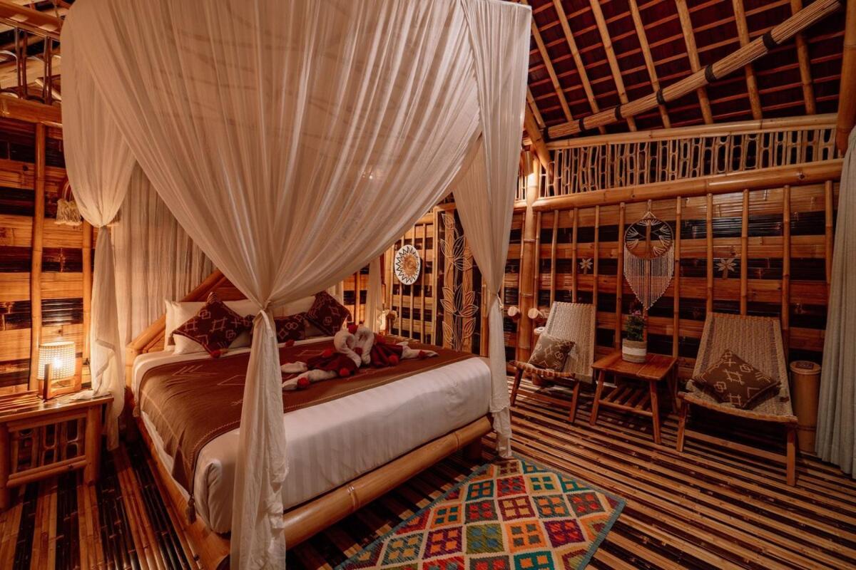 Cr Tris Casa De Bambu Villa