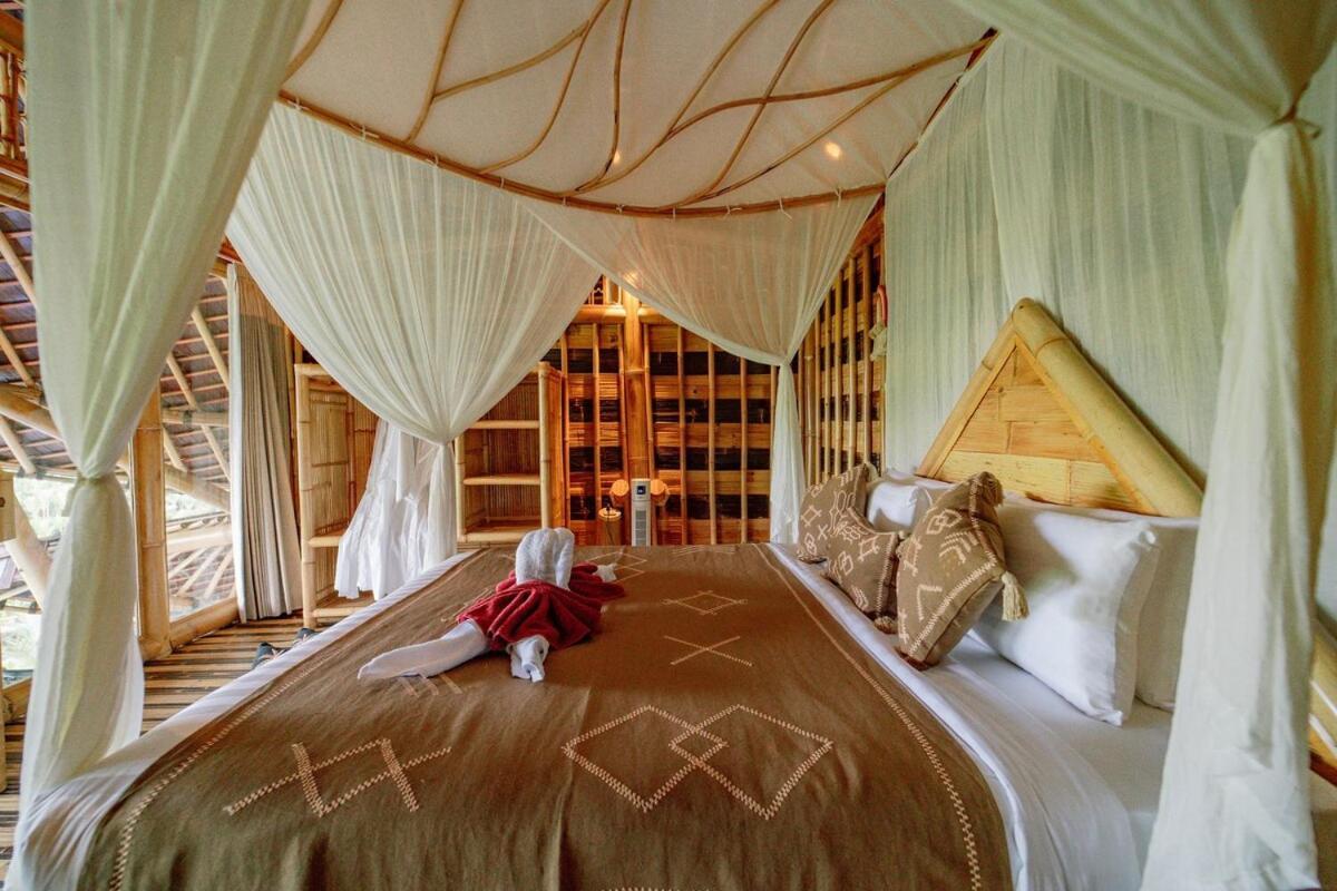Villa Cr Tris Casa De Bambu Selat