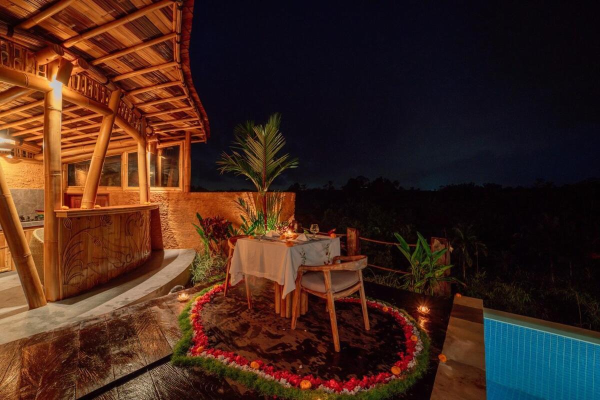 Cr Tris Casa De Bambu Selat