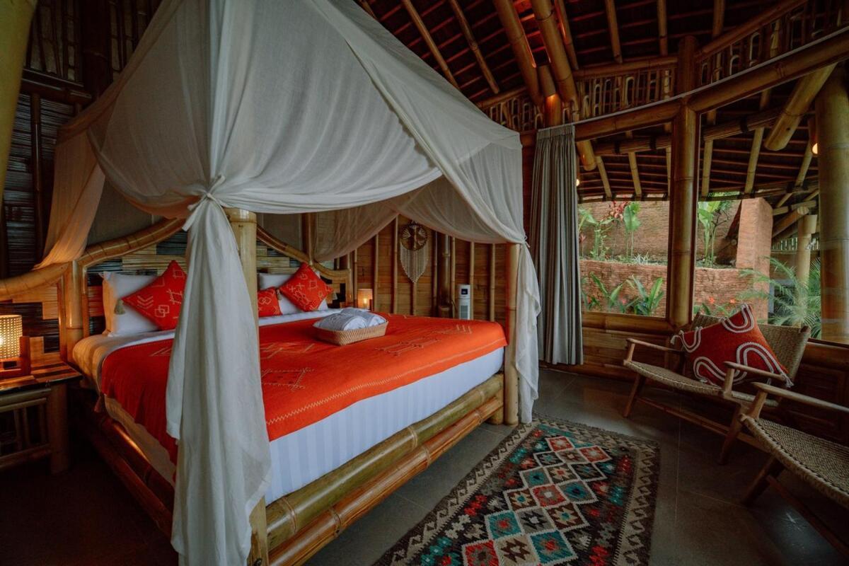 Cr Tris Casa De Bambu Villa Selat